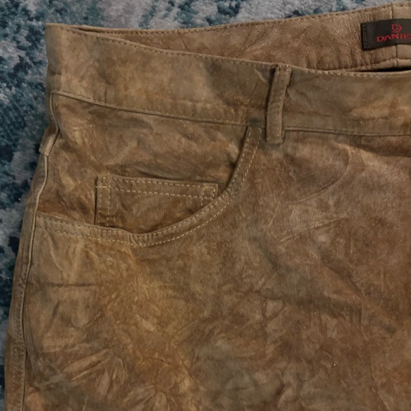 A must for the season!!!Fabulous Daniel caramel distressed suede pants size 32 - Picture 2 of 5